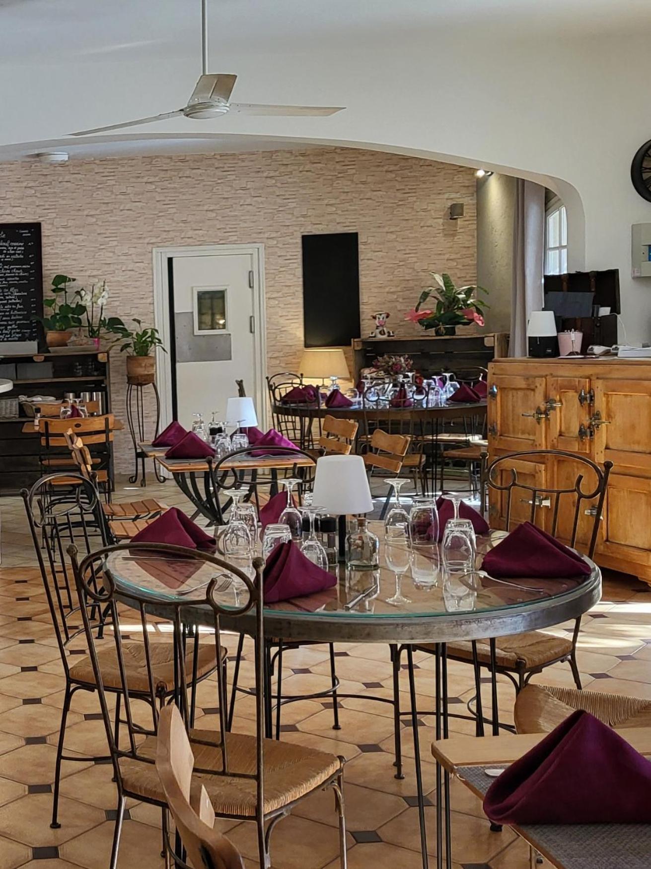 Auberge De La Table Ronde Vinon-sur-Verdon Luaran gambar
